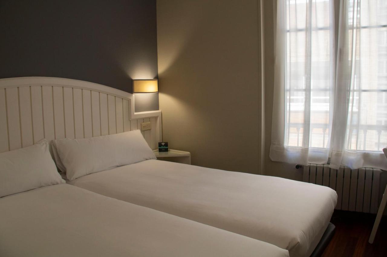 Alda Miramar Rooms Gijon Bagian luar foto