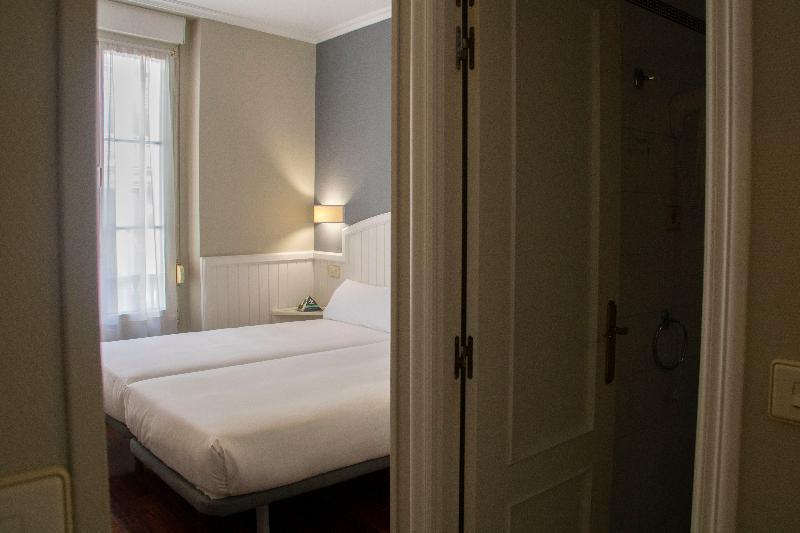 Alda Miramar Rooms Gijon Bagian luar foto